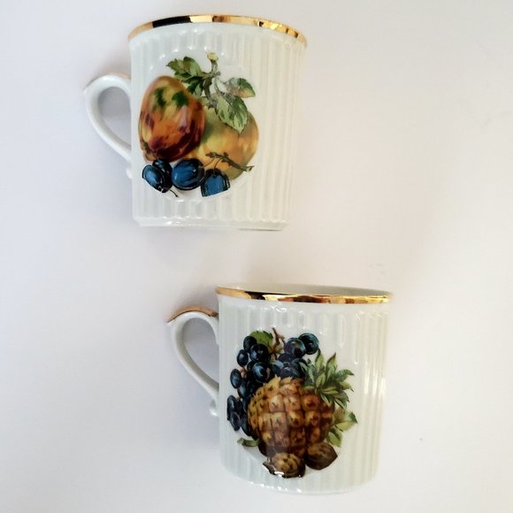 Vintage CZECHOSLOVAKIA PORCELAIN Collector Mugs 2pcs Gold Rimmed Fruit Motifs - Picture 2 of 9